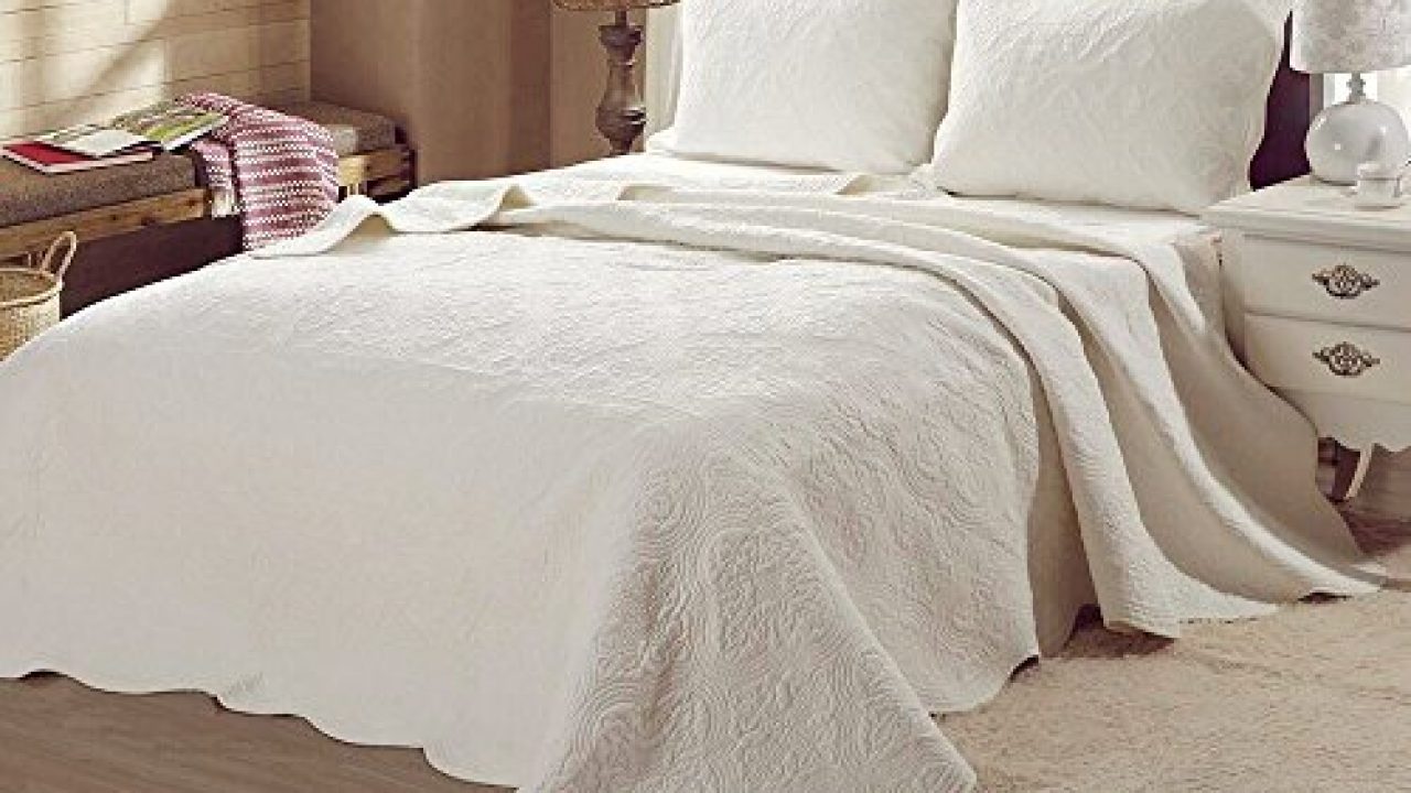 Cozy Line Home Fashions Victorian Medallion Solid Ivory Matelasse