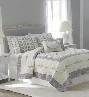 Farmhouse Quilts and Quilt Sets