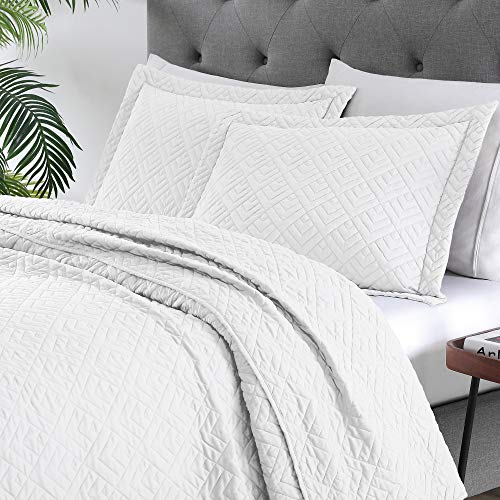 Exq Home Quilt Set Twin Size White 2 Piece Lightweight Microfiber Coverlet Modern Style Squares Pattern Bedspread Set Farmhouse Goals