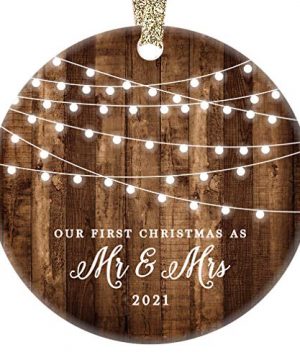 DIGIBUDDHA 2021 First Christmas As Mr Mrs Ornament Rustic 1st Year Married Newlyweds 3 Flat Circle Porcelain Ceramic Ornament W Glossy Glaze Gold Ribbon Gift Box OR003002 Delfino 0 300x360
